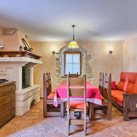 Stancija Bursic Tatil Evi