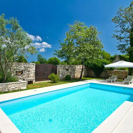 Tatil Evi Stancija Bursic Pula