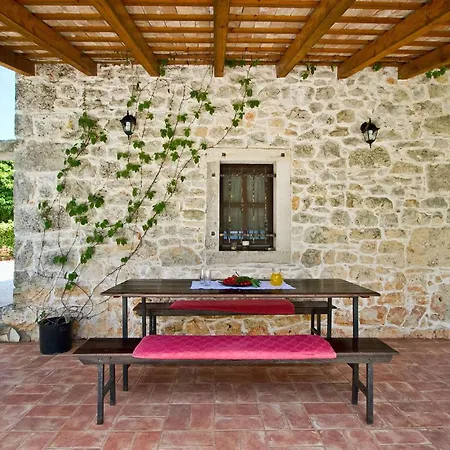 Tatil Evi Stancija Bursic