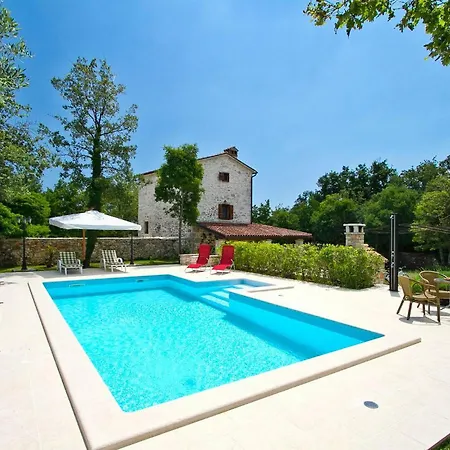 Stancija Bursic Tatil Evi *