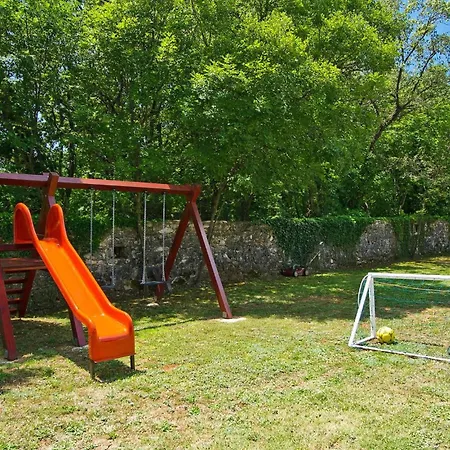 Stancija Bursic Tatil Evi