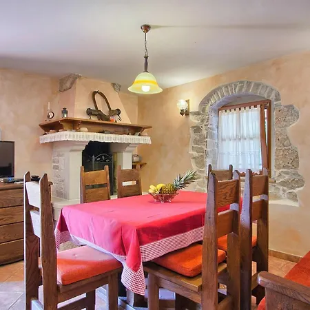 Stancija Bursic Casa de Férias *