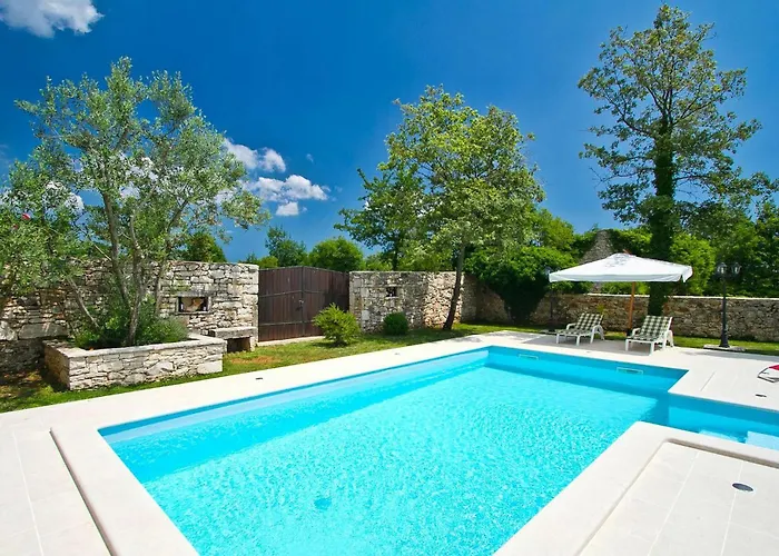 펜션 Stancija Bursic 풀라