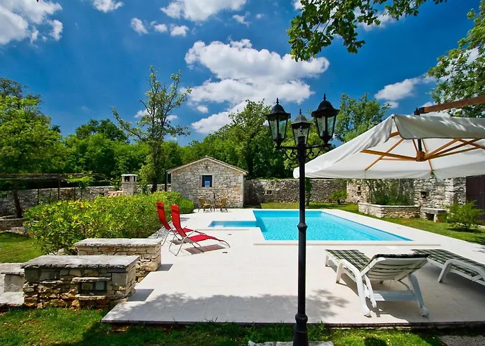 Stancija Bursic 풀라