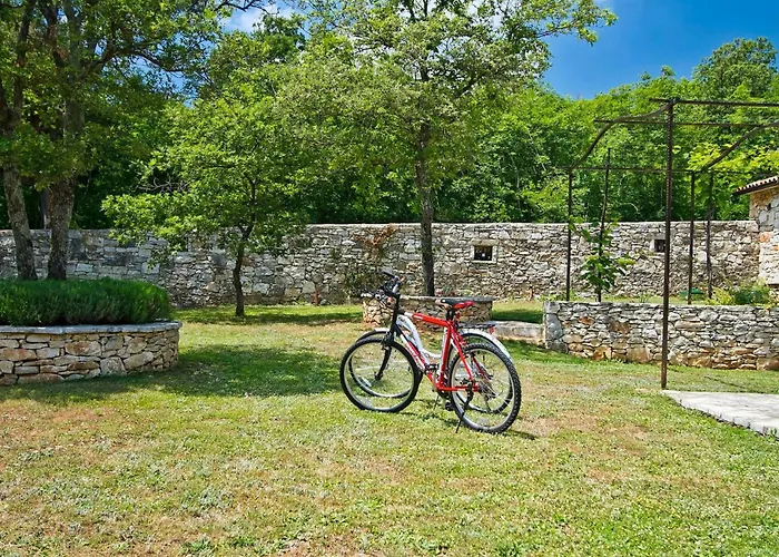 펜션 Stancija Bursic 풀라